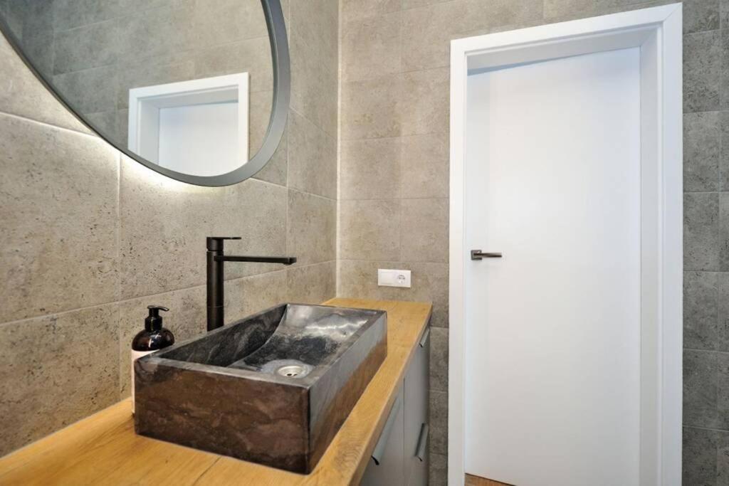 Salia Kauno Centro Apartman Kaunas Kültér fotó